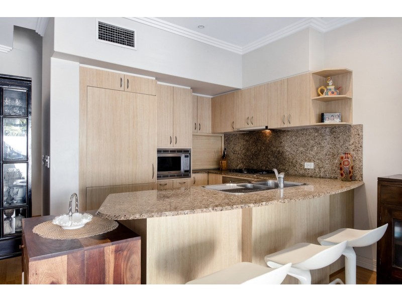 2/103 Salerno Street, Surfers Paradise QLD 4217