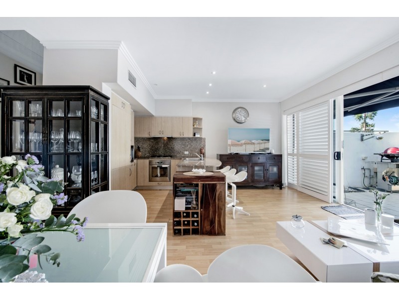 2/103 Salerno Street, Surfers Paradise QLD 4217