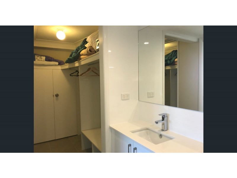 103/15 Victoria Avenue, Broadbeach QLD 4218