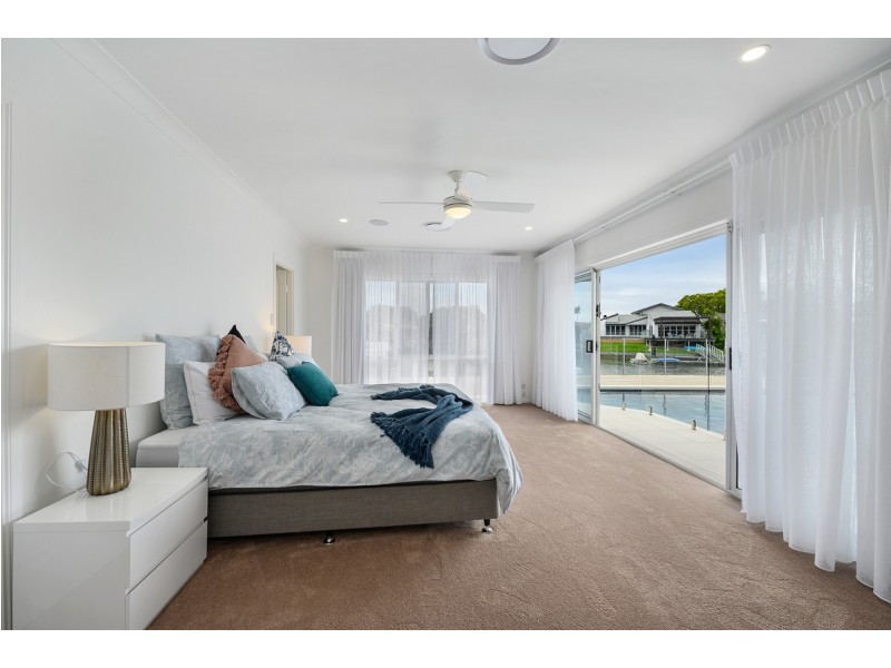 6 The Yardarm, Runaway Bay QLD 4216