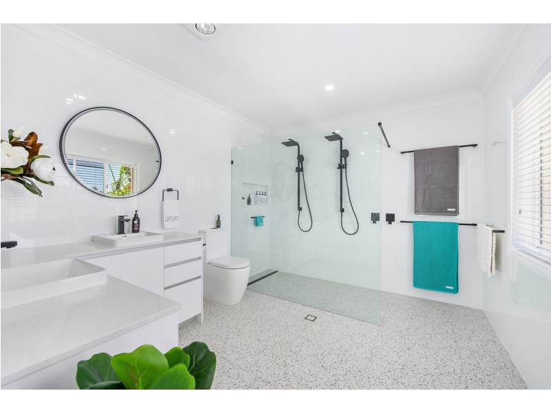 6 The Yardarm, Runaway Bay QLD 4216