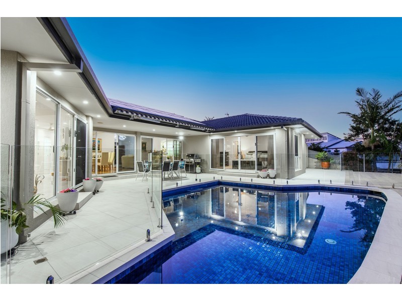 6 The Yardarm, Runaway Bay QLD 4216