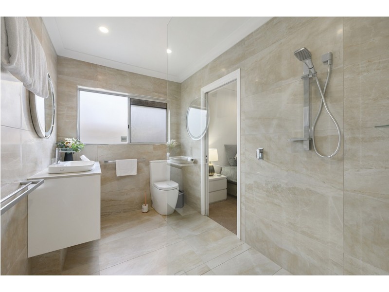 6 The Yardarm, Runaway Bay QLD 4216