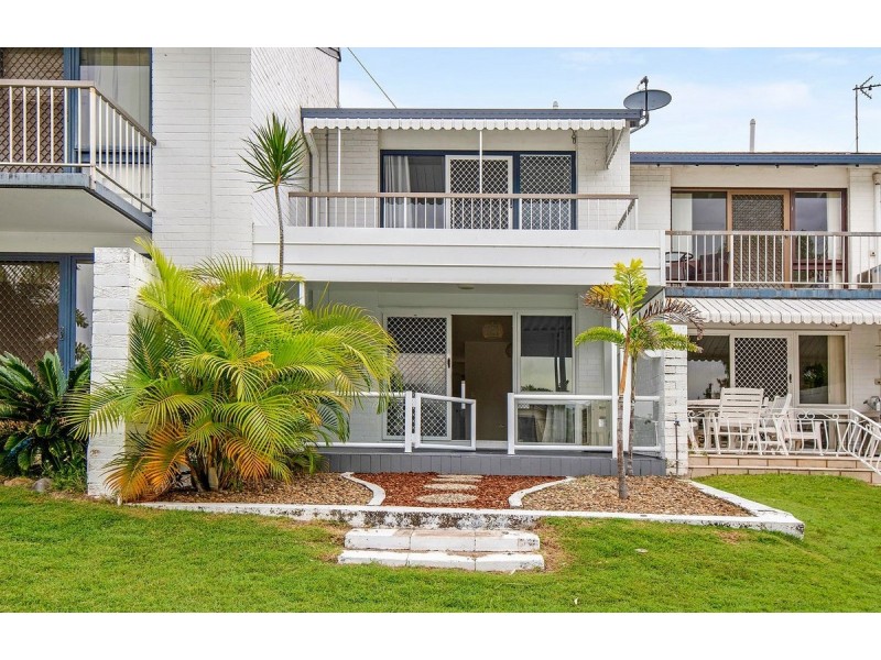 8/15-21 Hooker Boulevard, Broadbeach Waters QLD 4218