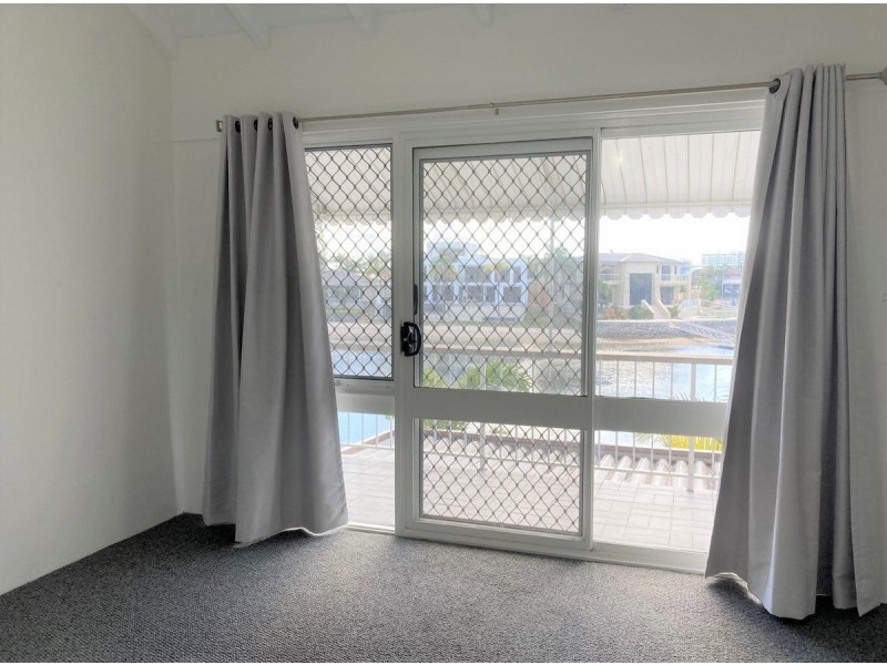 8/15-21 Hooker Boulevard, Broadbeach Waters QLD 4218