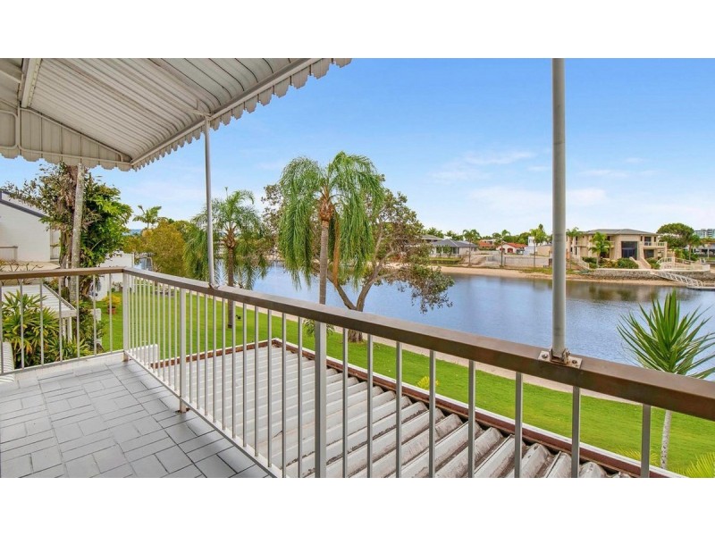 8/15-21 Hooker Boulevard, Broadbeach Waters QLD 4218