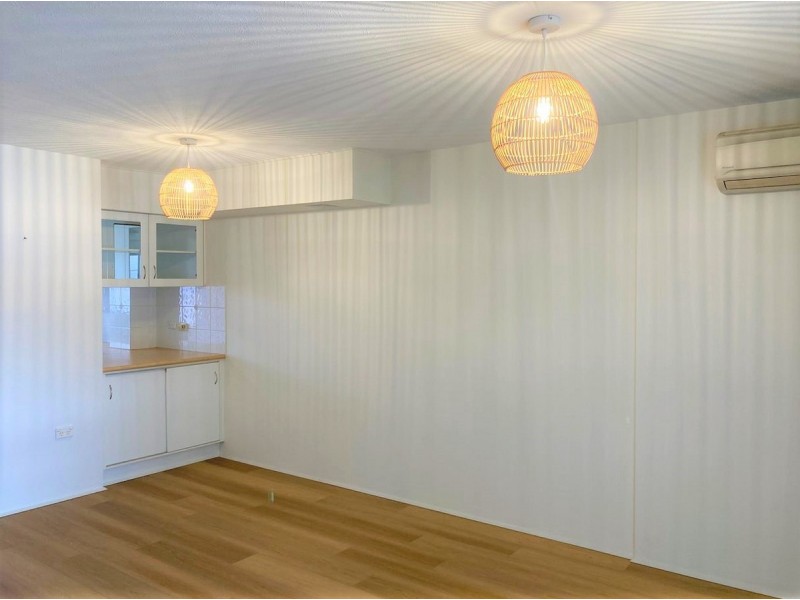 8/15-21 Hooker Boulevard, Broadbeach Waters QLD 4218