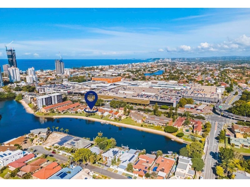 8/15-21 Hooker Boulevard, Broadbeach Waters QLD 4218