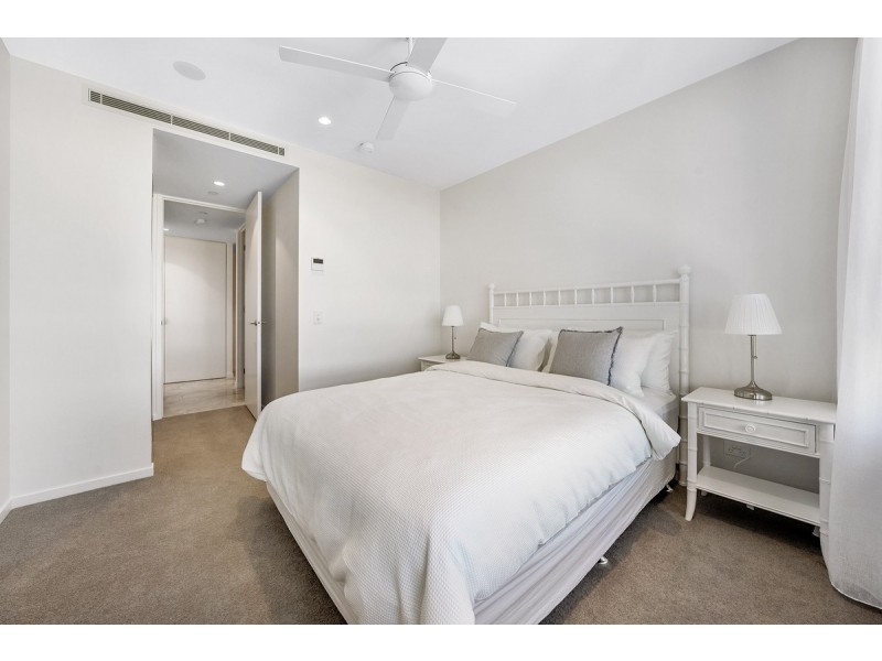 701/4-6 Alexandra Avenue, Mermaid Beach QLD 4218