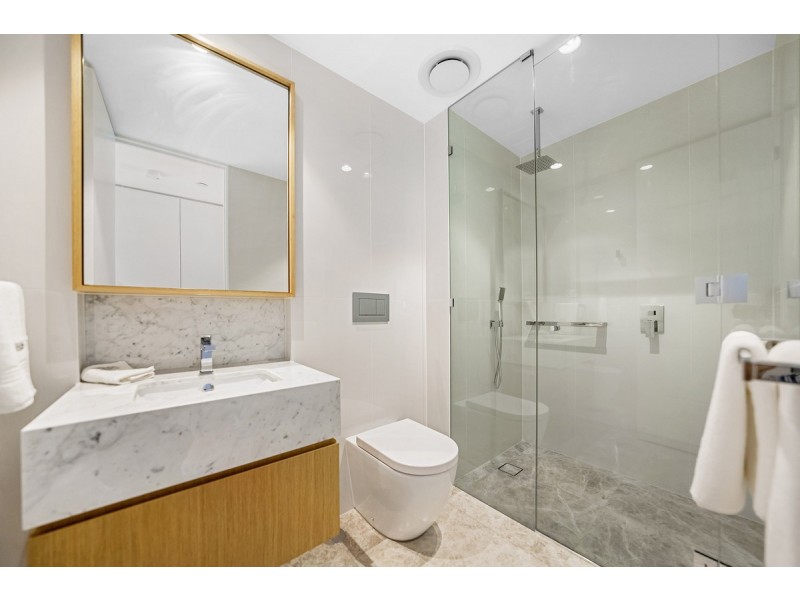 701/4-6 Alexandra Avenue, Mermaid Beach QLD 4218