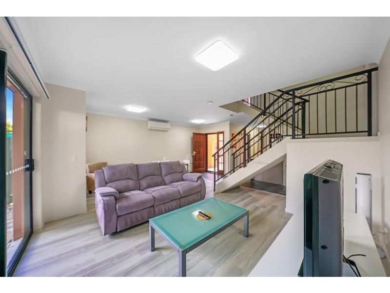 10/2 Geraldton Drive, Varsity Lakes QLD 4227