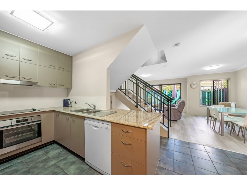10/2 Geraldton Drive, Varsity Lakes QLD 4227