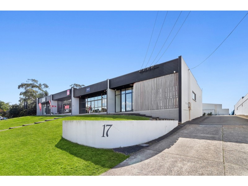 17 Harvest Crt, Southport QLD 4215