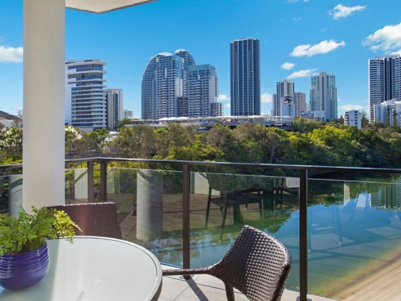 402/9 Hooker Boulevard, Broadbeach QLD 4218