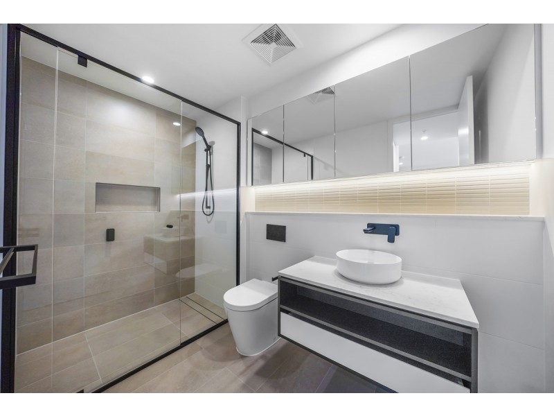 602/1 Waterfront Place, Robina QLD 4226