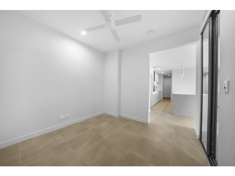 602/1 Waterfront Place, Robina QLD 4226