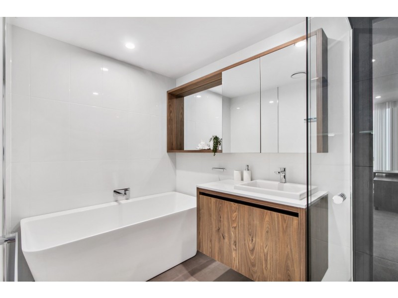 94/12-14 Elizabeth Avenue, Broadbeach QLD 4218