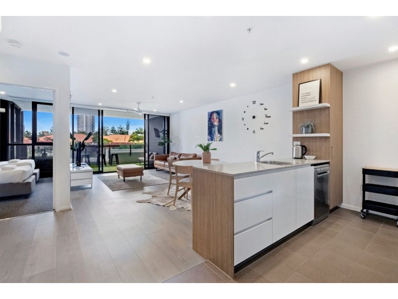 13/2729 Gold Coast Highway, Broadbeach QLD 4218
