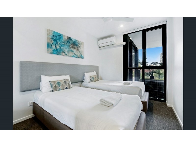 13/2729 Gold Coast Highway, Broadbeach QLD 4218