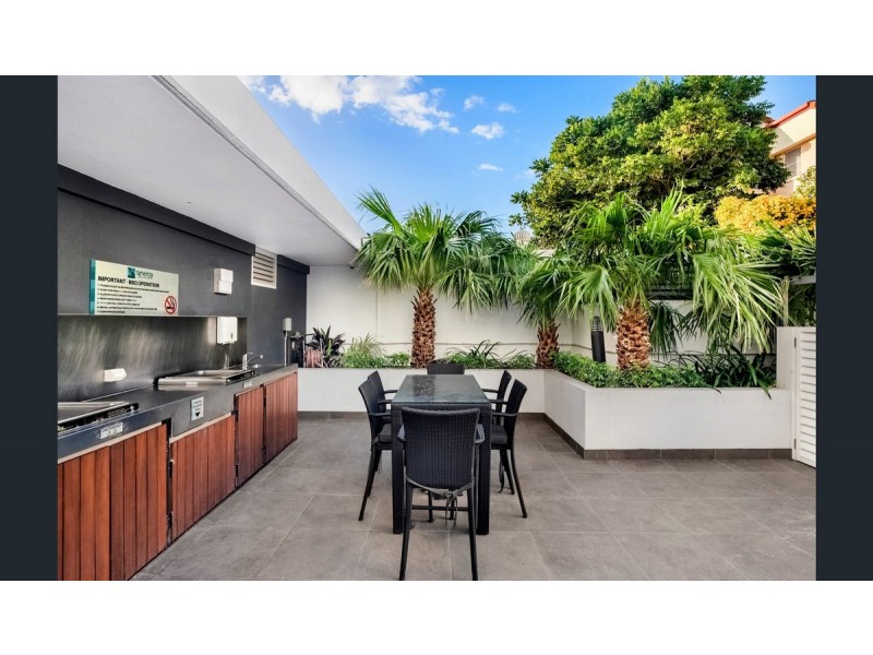 13/2729 Gold Coast Highway, Broadbeach QLD 4218