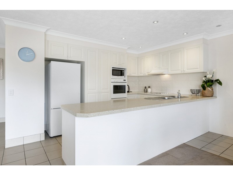 10/12-14 Britannia Avenue, Broadbeach QLD 4218