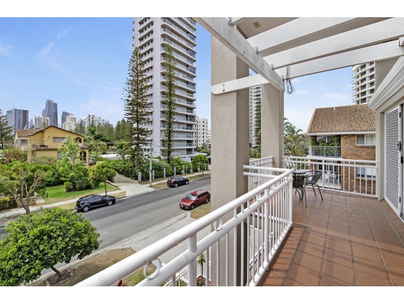 10/12-14 Britannia Avenue, Broadbeach QLD 4218