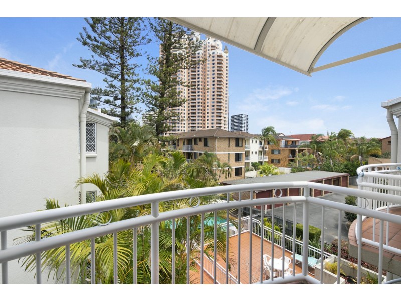 10/12-14 Britannia Avenue, Broadbeach QLD 4218
