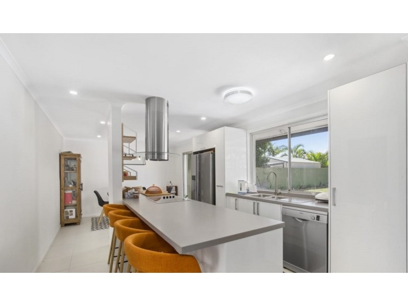 131 Hooker Boulevard, Broadbeach Waters QLD 4218