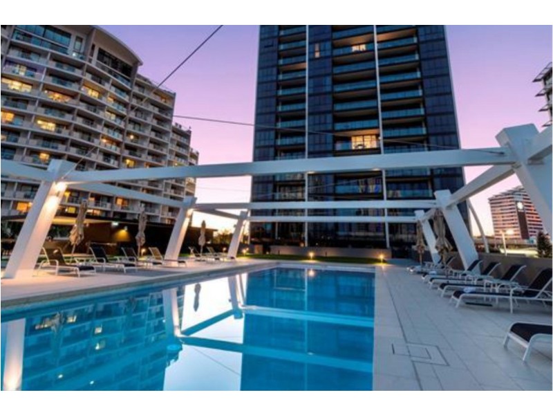 2102/2663 Gold Coast Highway, Broadbeach QLD 4218