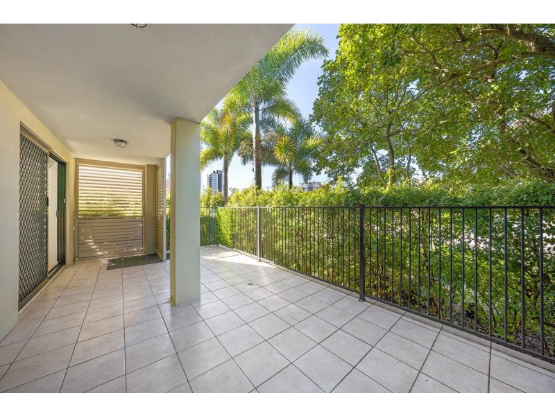 1/3 Tate Street, Southport QLD 4215