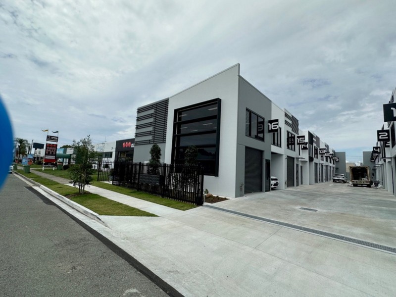 8/8 Strathaird Road, Bundall QLD 4217