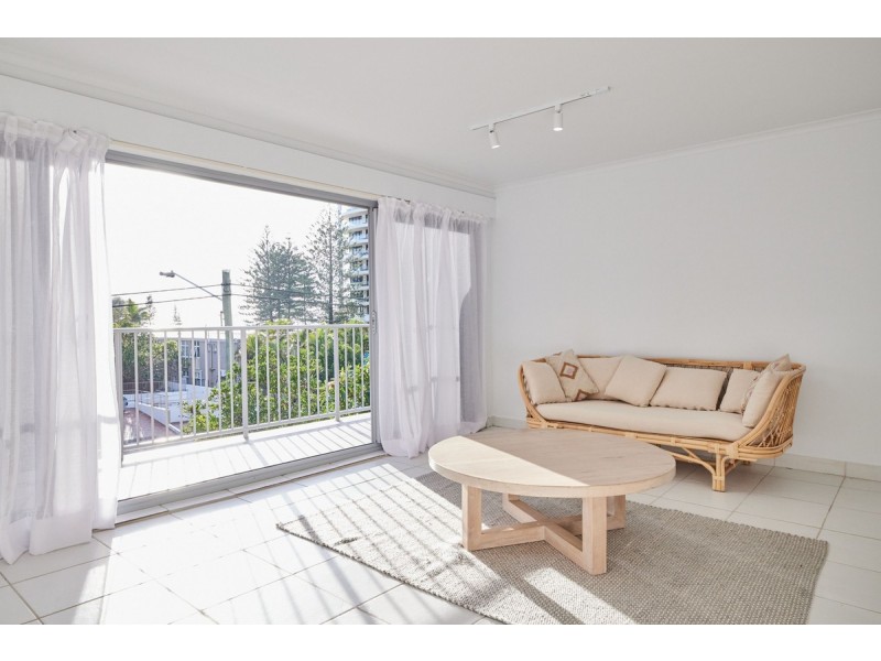 13/111 Old Burleigh Road, Broadbeach QLD 4218