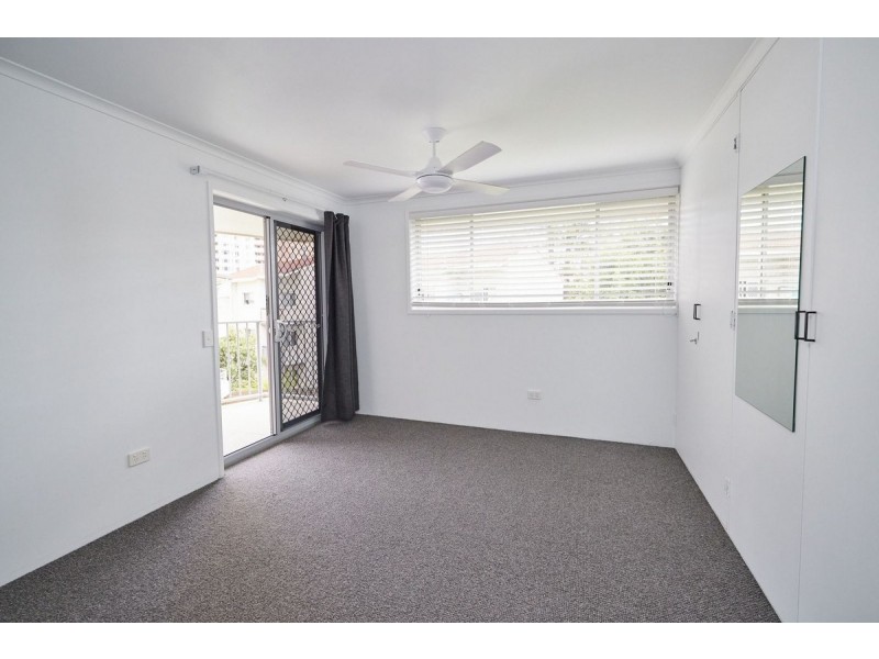 13/111 Old Burleigh Road, Broadbeach QLD 4218
