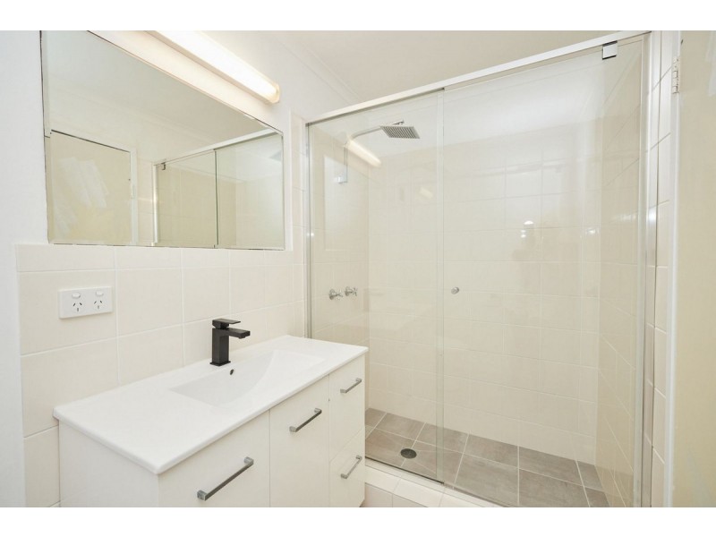 13/111 Old Burleigh Road, Broadbeach QLD 4218