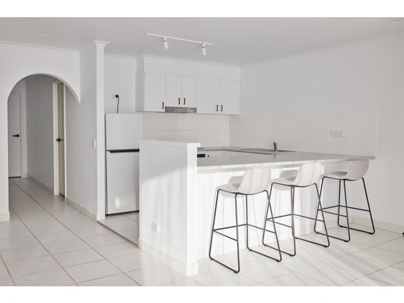 13/111 Old Burleigh Road, Broadbeach QLD 4218