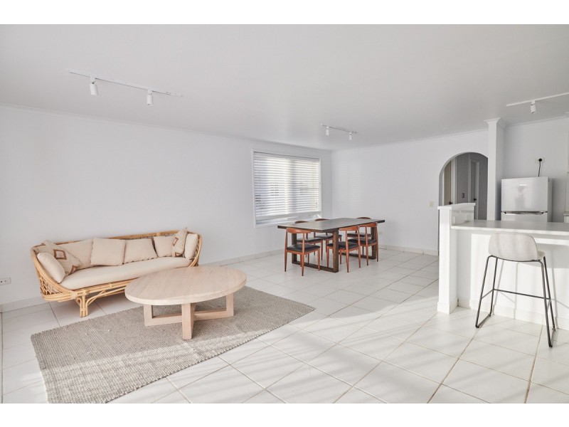 13/111 Old Burleigh Road, Broadbeach QLD 4218