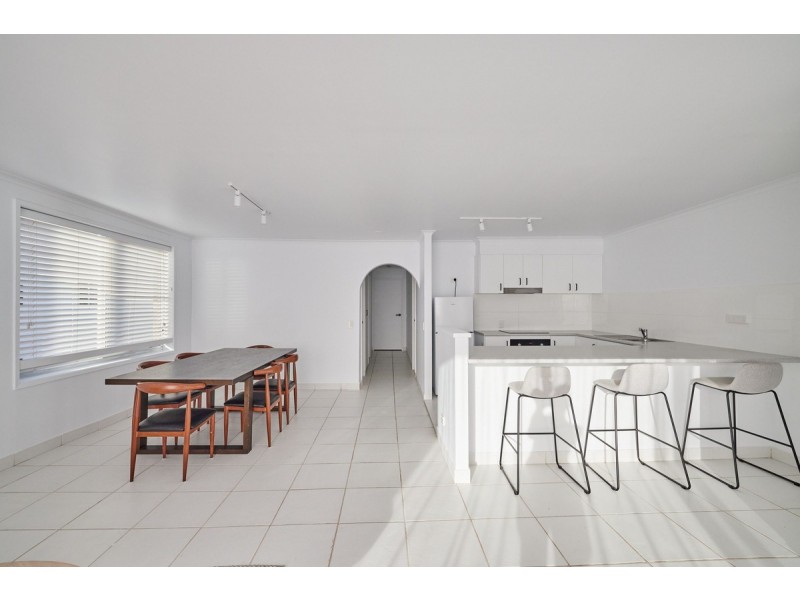 13/111 Old Burleigh Road, Broadbeach QLD 4218