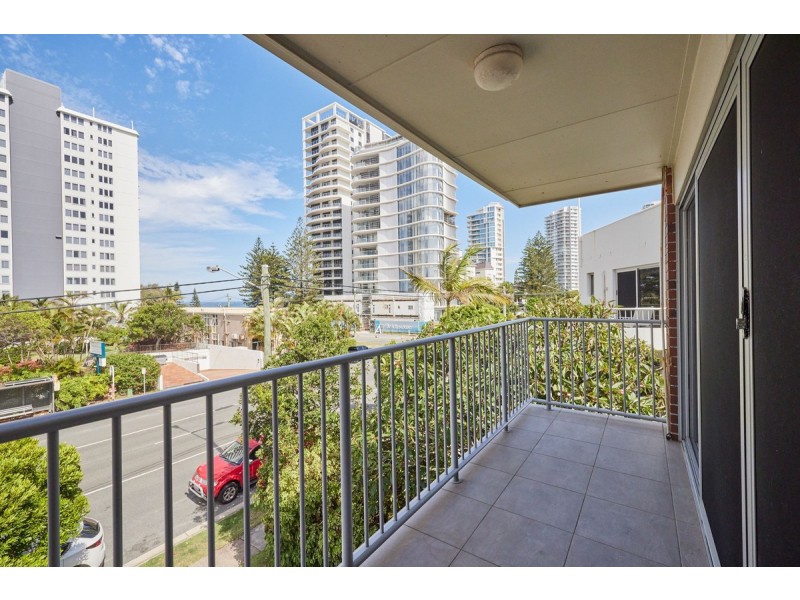 13/111 Old Burleigh Road, Broadbeach QLD 4218