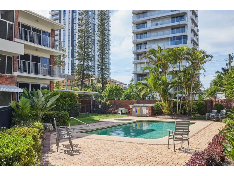 13/111 Old Burleigh Road, Broadbeach QLD 4218