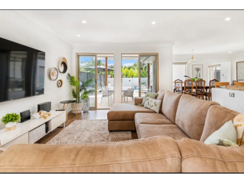 3 Goldvilla Drive, Elanora QLD 4221