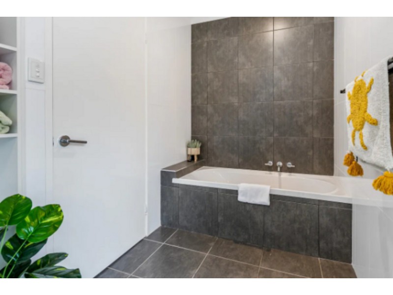 3 Goldvilla Drive, Elanora QLD 4221
