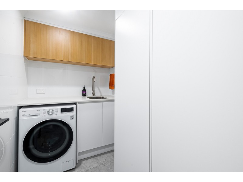 2/66 Surf Parade, Broadbeach QLD 4218