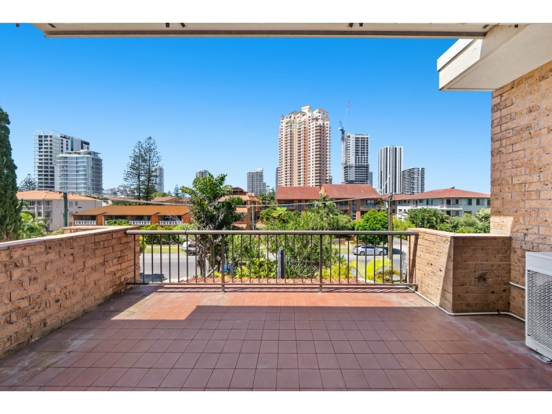 4/21 Britannia Avenue, Broadbeach QLD 4218