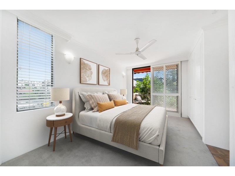 4/21 Britannia Avenue, Broadbeach QLD 4218