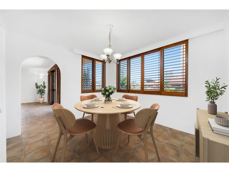 4/21 Britannia Avenue, Broadbeach QLD 4218