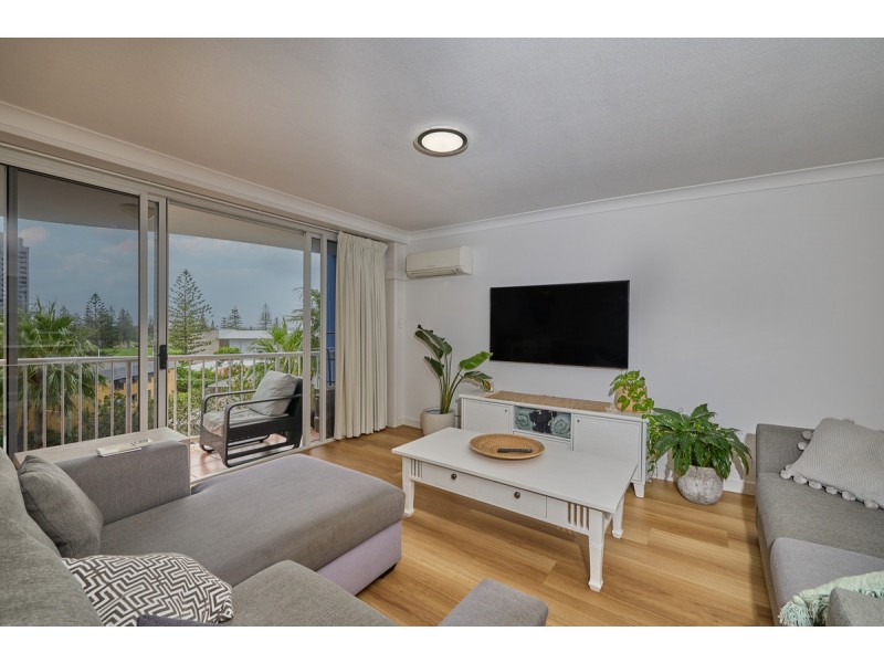 1052/2633 Gold Coast Highway, Broadbeach QLD 4218