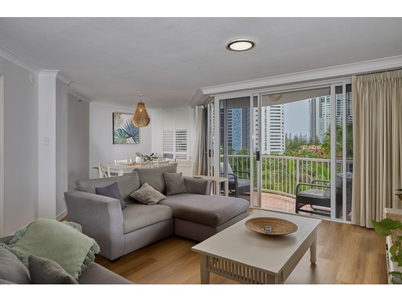1052/2633 Gold Coast Highway, Broadbeach QLD 4218