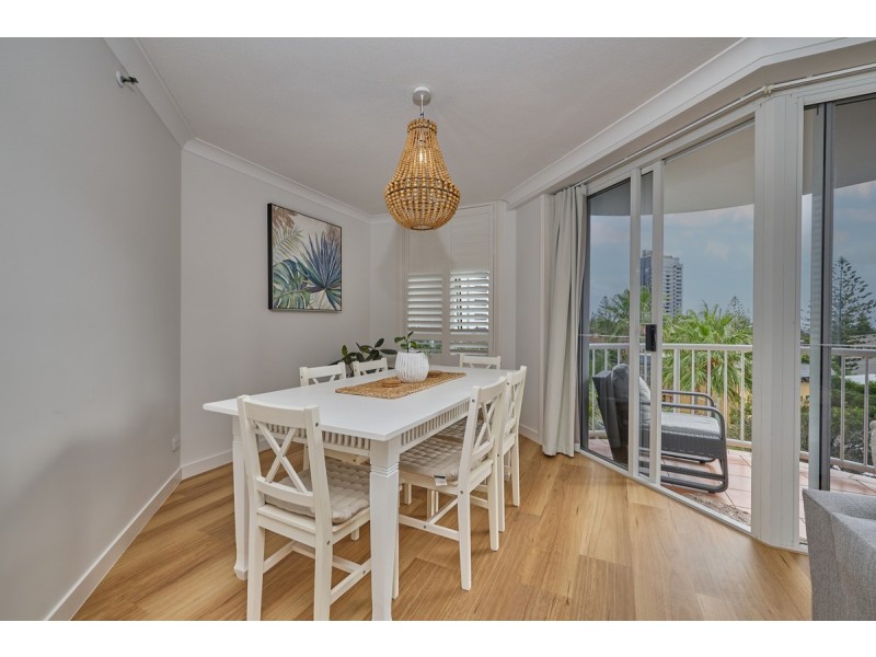 1052/2633 Gold Coast Highway, Broadbeach QLD 4218