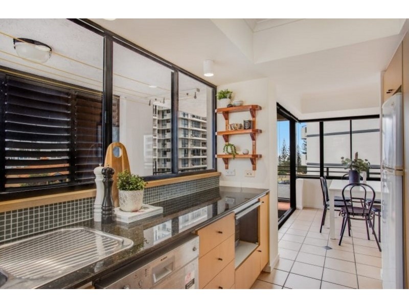 11/10 Albert Avenue, Broadbeach QLD 4218