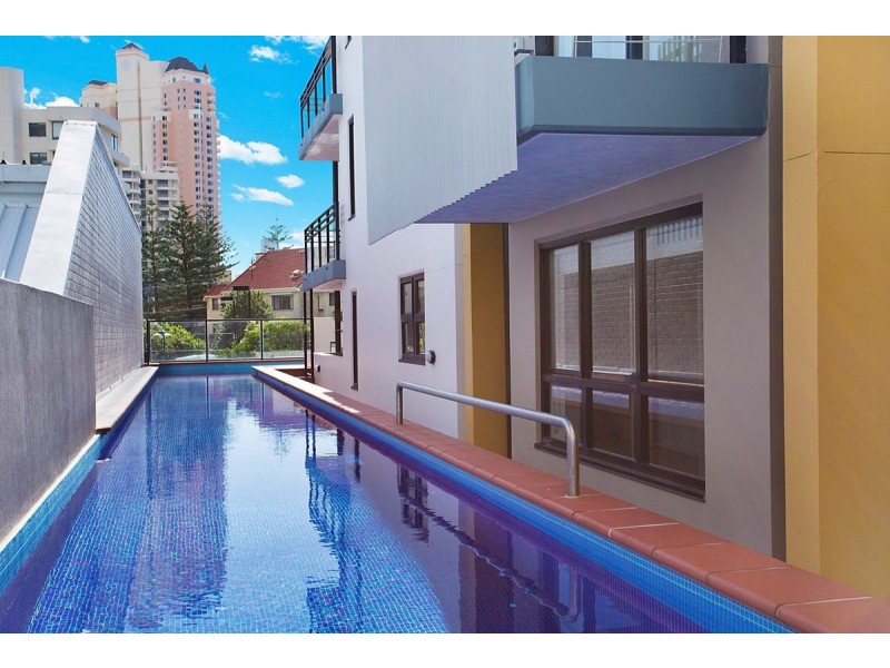 11/10 Albert Avenue, Broadbeach QLD 4218